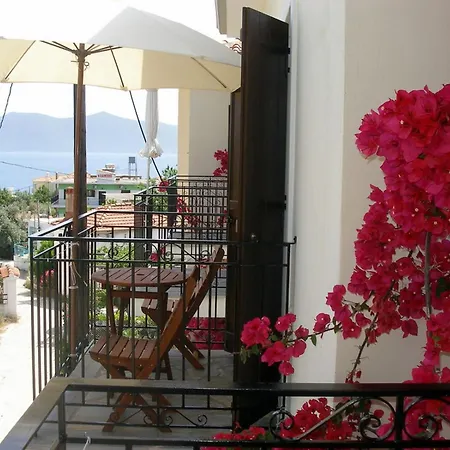 Ξενοδοχείο Mylos 2*